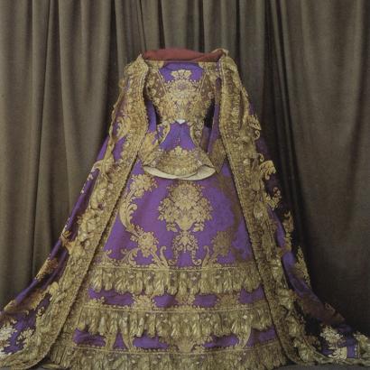 Traje Morado